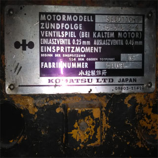 Komatsu engine motor label